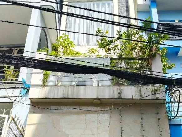 Bán nhà đường CMT8 Tân Bình