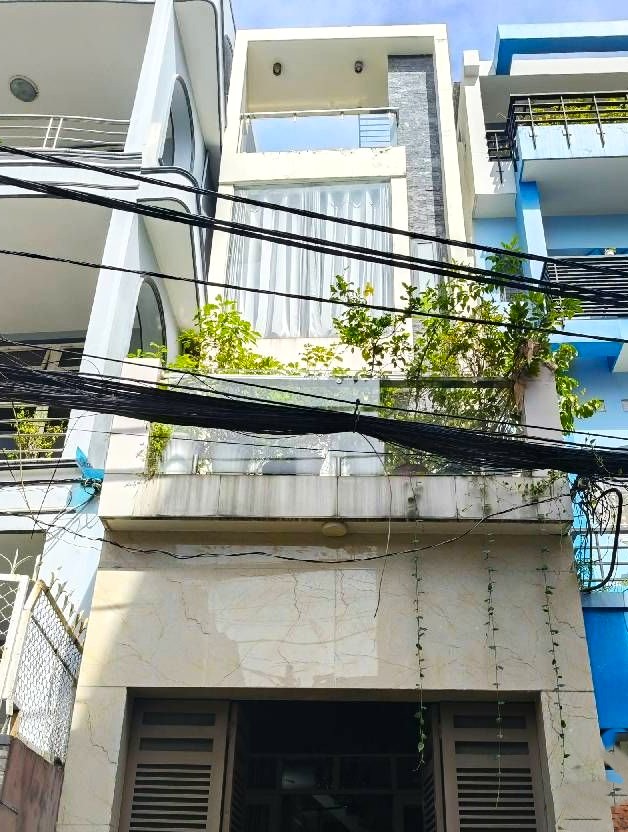 Bán nhà đường CMT8 Tân Bình