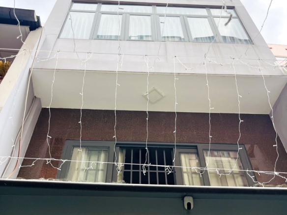 Ban nha CMT8 888 35m2 5tang 5x7 6.5ty 5