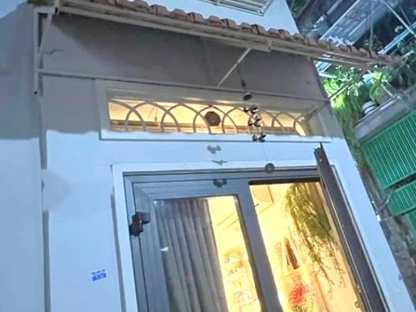 Ban nha Huynh Van Banh Q.PN 13m2 2.5 Ty 9