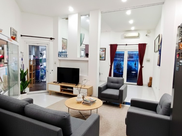 Ban nha Quan 3 duong Cach Mang Thang 8 ngay CLB Lan Anh 95m2 13ty 5