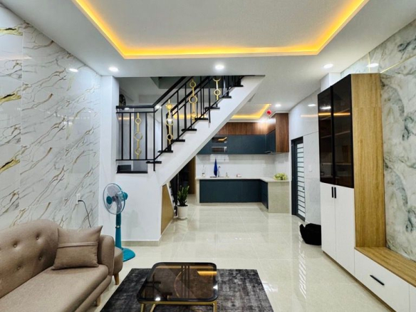 Ban nha Tran Quoc Thao Quan 3 4 1