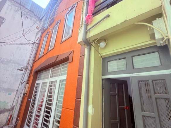 Ban nha Phan Dinh Phung 30m2 4.9 ty 1